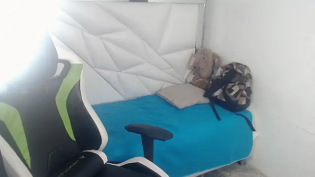 cash_g_ (M twink) - show in cum