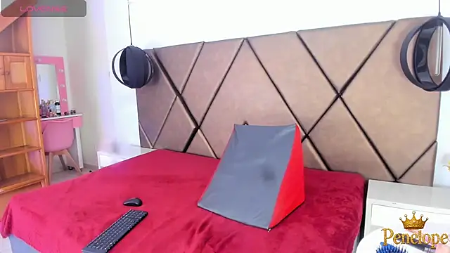 PenelopeGuzman__ webcam