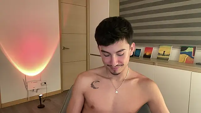 sweettaaron01 webcam