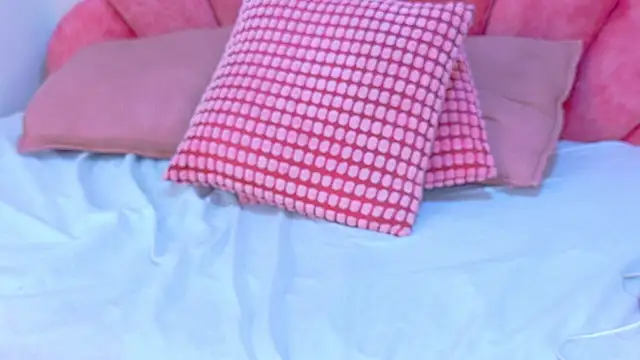 RiriiBrunette__ webcam