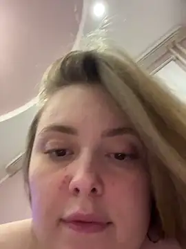 DeniMilkyyyyy webcam