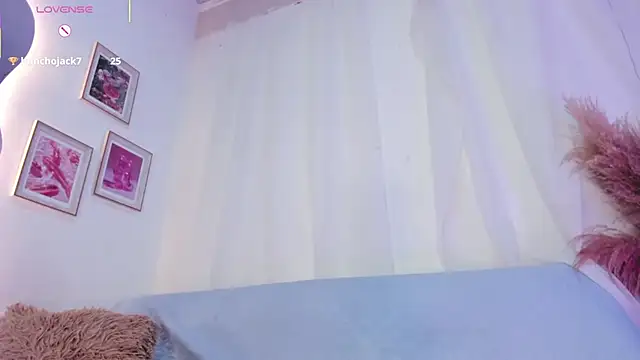 Miss_JulietaShadow webcam