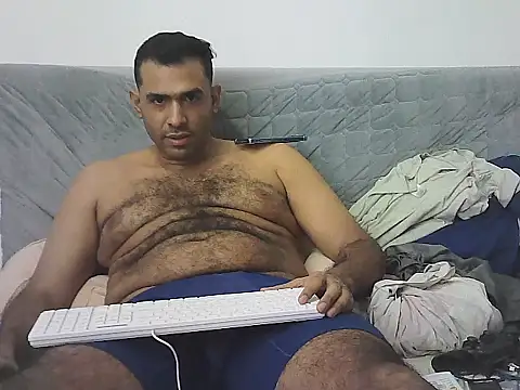 AlphaLatinoBear webcam