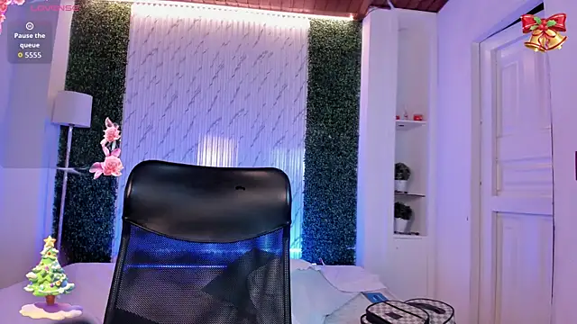 Violet_Anders webcam