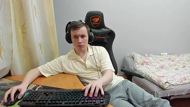 iliaskrislove - Iliaskrislove's free webcam - UK Sex Cams