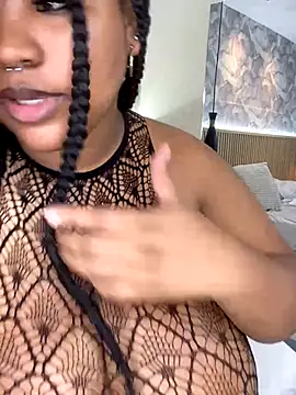 Webcam Model (AinaraJimenez)  is live.Free join now!