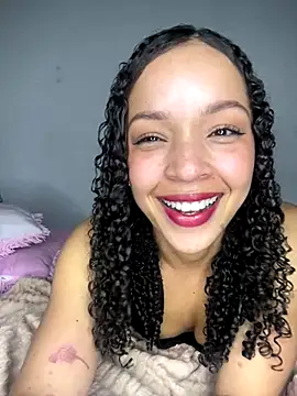 Webcam Model (Yasmin777_)  is live.Free join now!