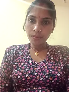 Veshali_Love143 webcam