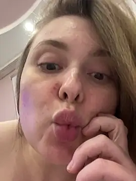 DeniMilkyyyyy webcam