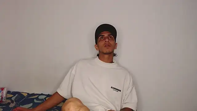 Monkey_uchiha777 webcam