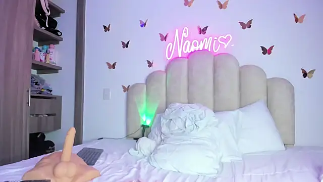 NaomiAsha webcam