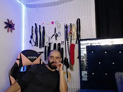 Aron_and_Queen_Annie webcam