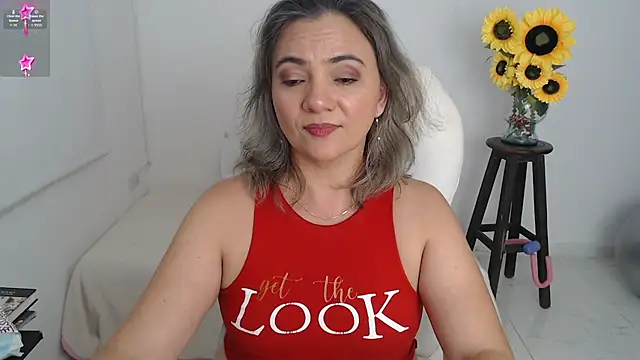 ghada_milf (F milf) - squirt in public