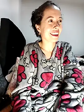 Webcam Model (MiaForever1)  is live.Free join now!