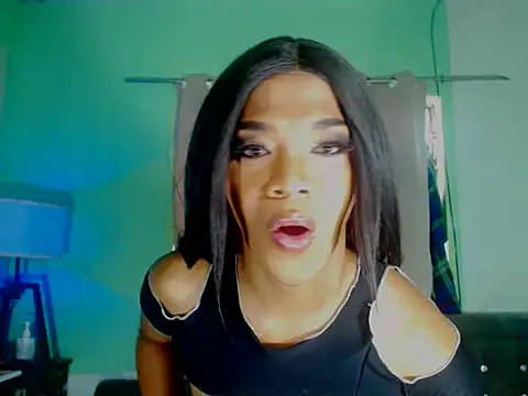 GoldenCumTYRA webcam