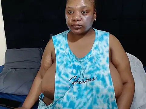 CaramelBootty webcam