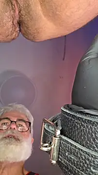 CloudyMuscleBeefy webcam