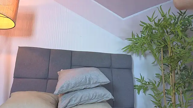 Live Sex Chat with mailin18 (@mailin18)