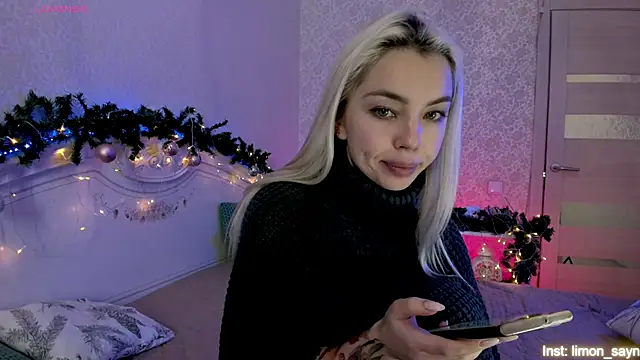 LillyMoure_ webcam