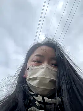 dhjm168 (Ask my age) - 目标完成脱光上衣+自慰喷水