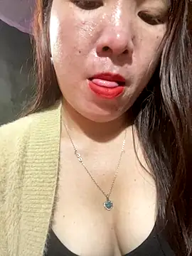 luna-ass (F young) - I am a poor girl.please