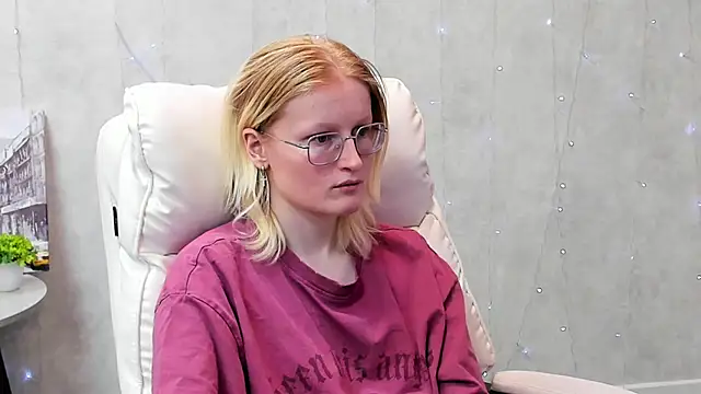 ElizabethHarpper webcam