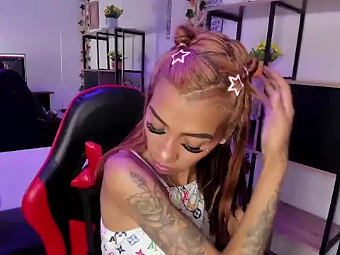 KarlaSlutSkinny__ webcam