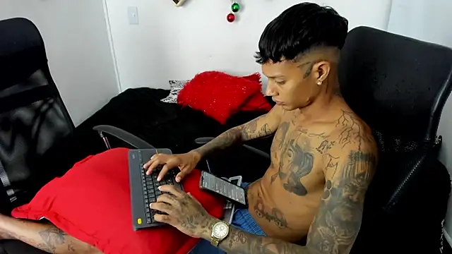 YuleimysAndAlex webcam