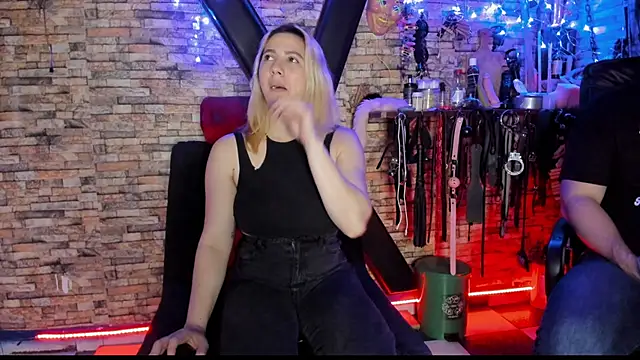 Liltildeman_moon webcam