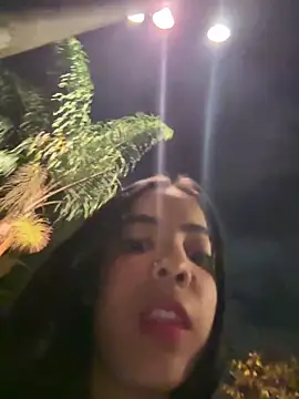 NAUGHTY_LITTLE_18 webcam