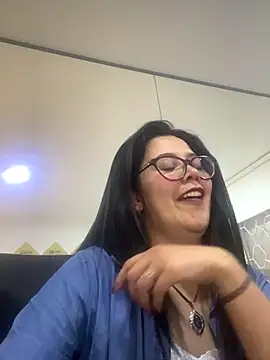 TAMARALEWISMD webcam