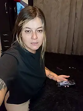 fernandar2025 (F milf) - open ass 🥵👅💜