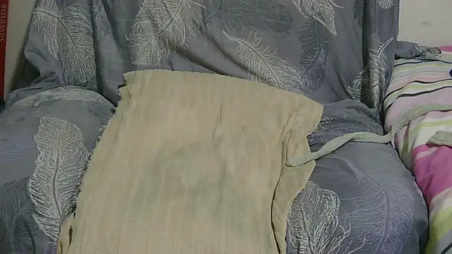 sluttylaura21 webcam