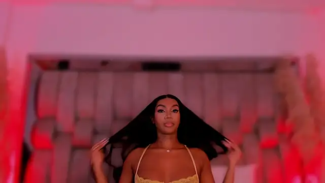 ChaynnaCooper webcam