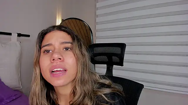 Rachell_criss webcam