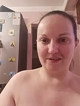 BustyLadyAlma webcam