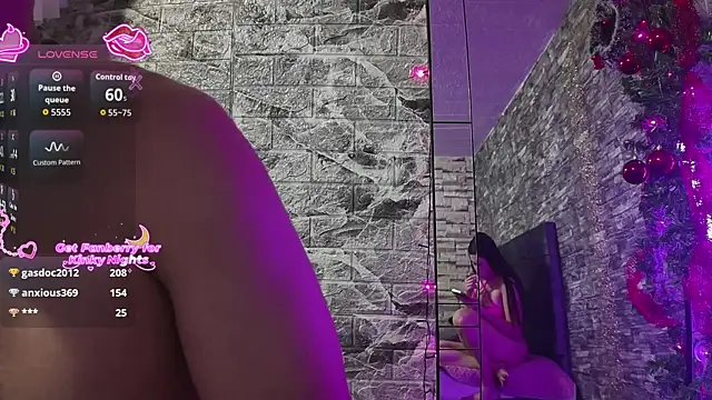 Rich_Couple_69 webcam