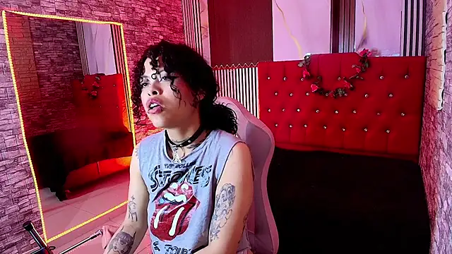 mia_hernnandez webcam