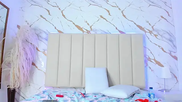 valery_thompsson webcam