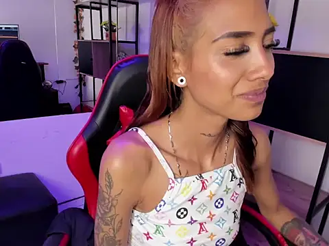 KarlaSlutSkinny__ webcam