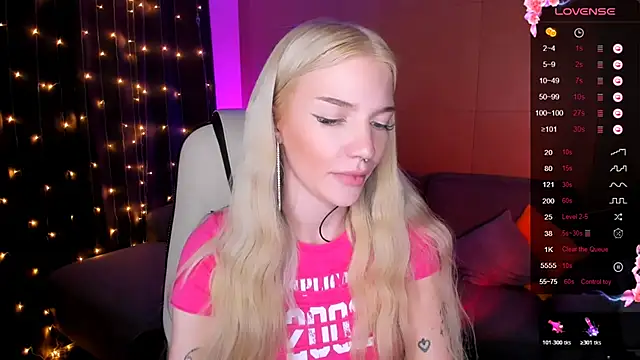 AnyaTaylor_ webcam