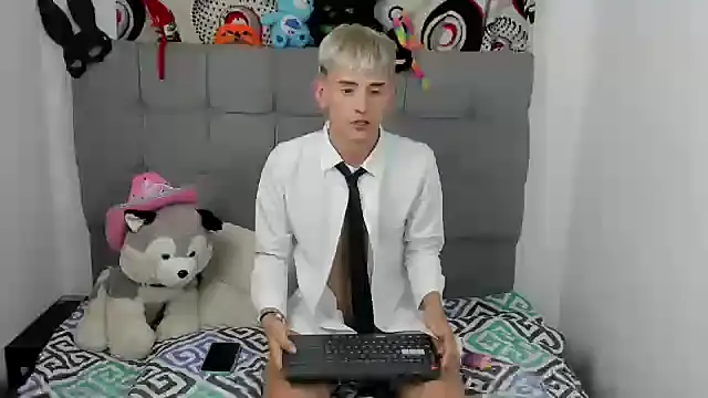 forbidden_kisses webcam