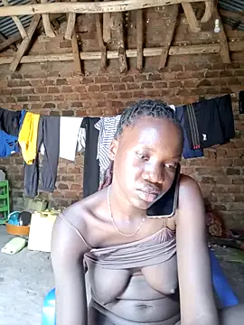 Black_juicy24 webcam