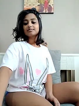 Webcam Model (littlemissdevil69)  is live.Free join now!