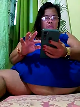 Huge_mama69 webcam