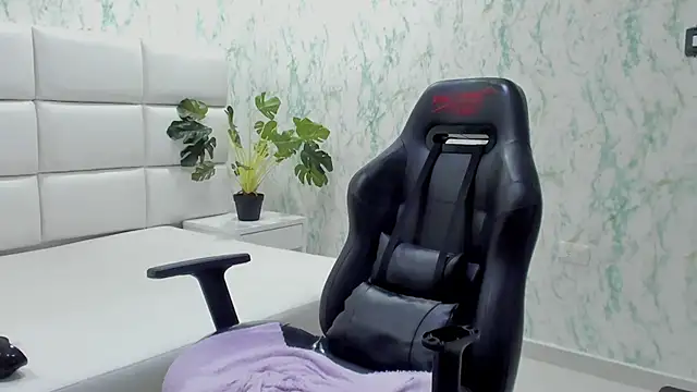 nataly-blonde - Nataly-Blonde's free webcam - UK Sex Cams