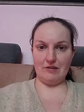 BustyLadyAlma webcam