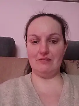 BustyLadyAlma webcam