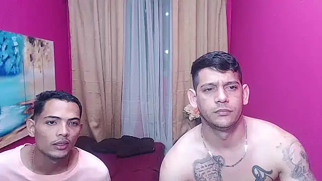 hugecocks_hot webcam