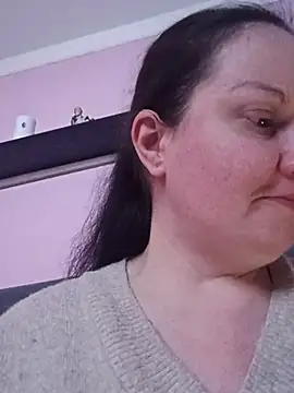 BustyLadyAlma webcam